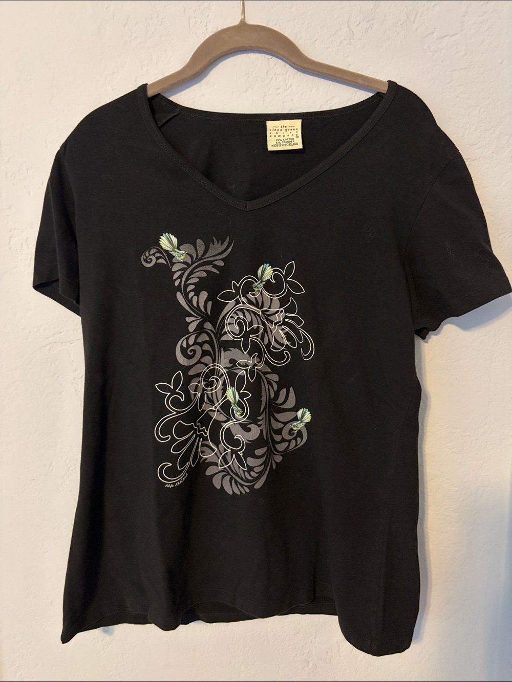 Black V-Neck Floral Swirl Graphic Tee